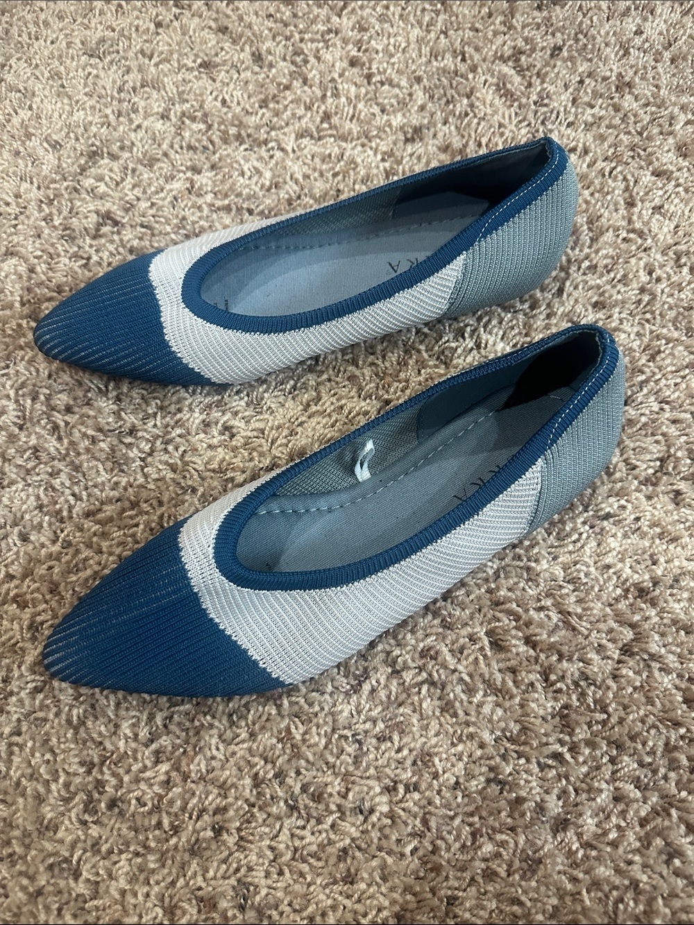 NWOT Pointed Knit Ballet Flats in Blue and Light Gray size 7